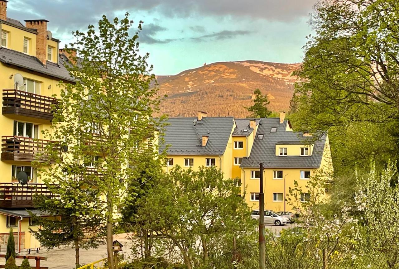 Apartament Nad Kamienczykiem IV ชกลาร์สกา ปอเรมบา ภายนอก รูปภาพ